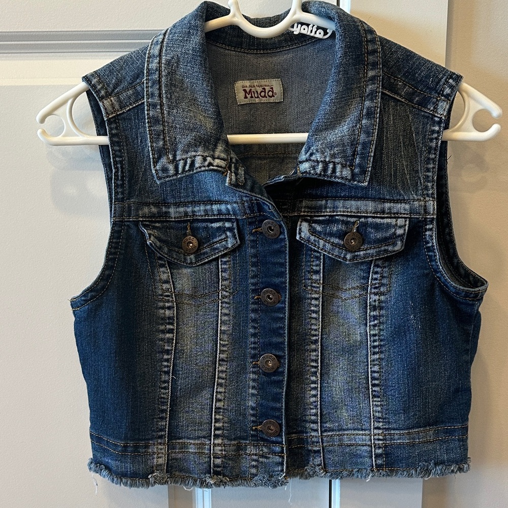 2/$20 Denim MUDD VEST Sleeveless DISTRESSED ROUGH EDGED HEM SZ MED - Picture 1 of 10